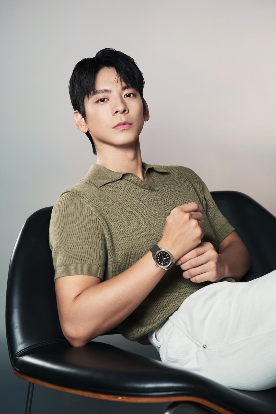 浪琴品牌好友林柏宏佩戴全新Spirit Pilot先行者飛行員系列腕錶。