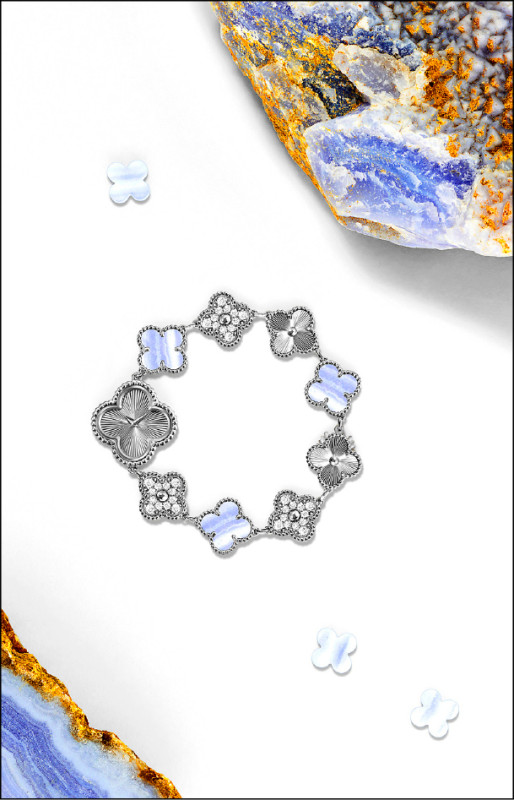 Sweet Alhambra腕錶，18K白金鑲嵌玉髓及鑽石，1,290,000元。