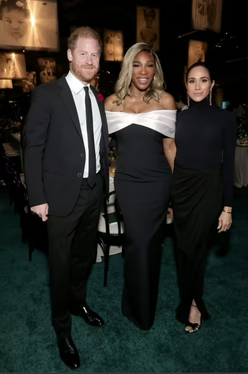 梅根上週末行程滿檔，先參與了好姊妹小威廉絲（Serena Williams）的慈善晚會，隨即現身克裏斯珍納的慶生會。(翻攝自IG)