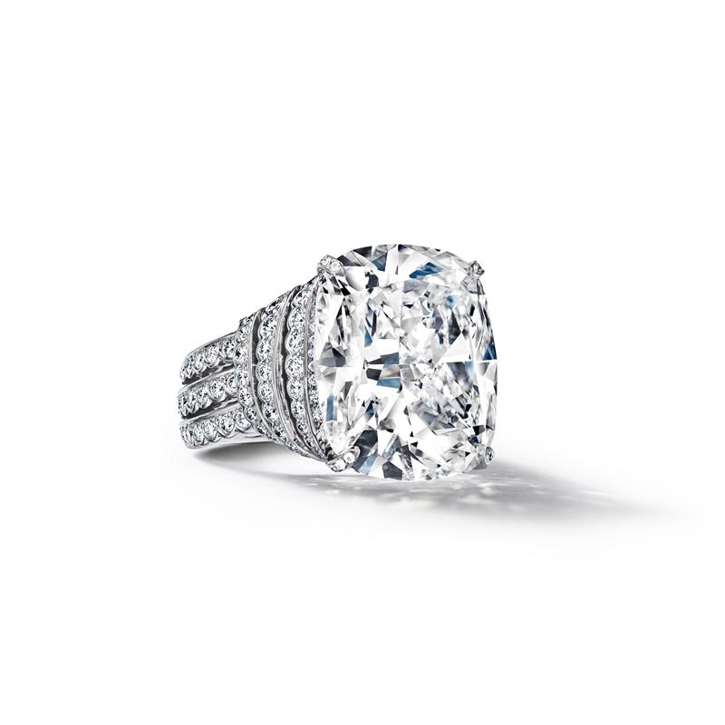 李心潔佩戴：2025 Blue Book高級珠寶Sea of Wonder Ocean Flora系列白K金鑲嵌鑽石戒指。（Tiffany & Co.提供）