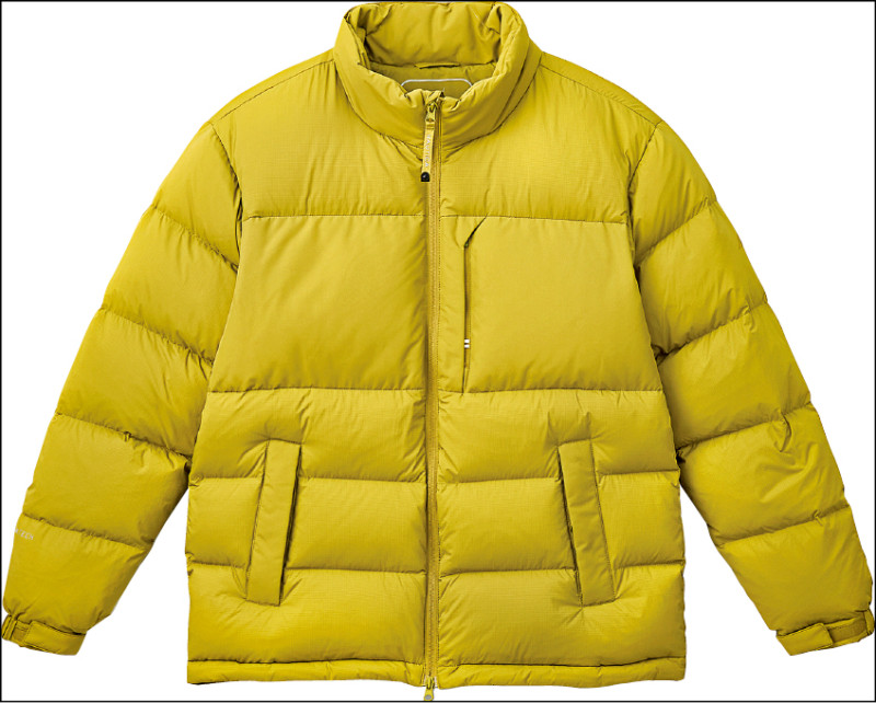 復興館：NAUTICA黑帆羽絨外套，原價21,800元、特價16,300元，限量10件。