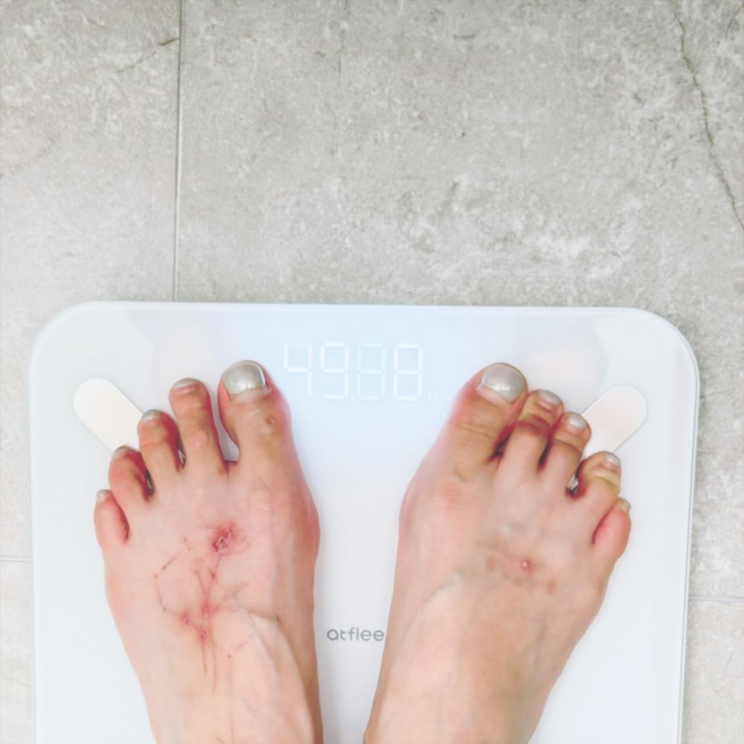 11月初泫雅才透露，好不容易將體重從5字頭變回4字頭，要以最好狀態重登舞台。