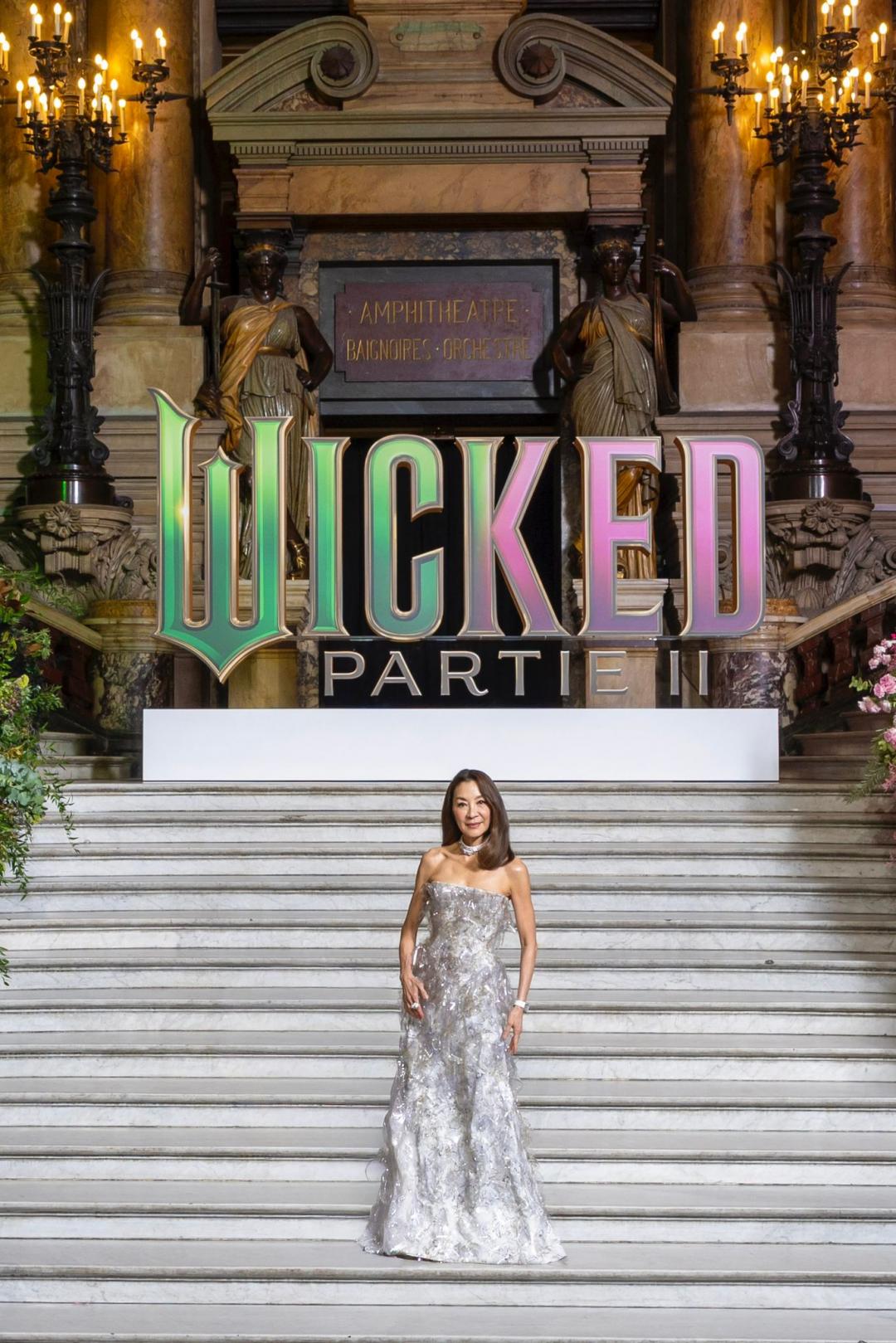 楊紫瓊出席電影首映會，貴婦氣場全開。(MIKIMOTO提供)