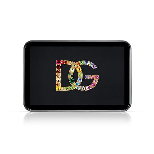 Dolce&Gabbana DG煥彩寶石貼紙組，結合標誌性的華麗美學與童趣巧思，將珠寶的光影轉化為可隨心點綴的藝術細節。2,900元。