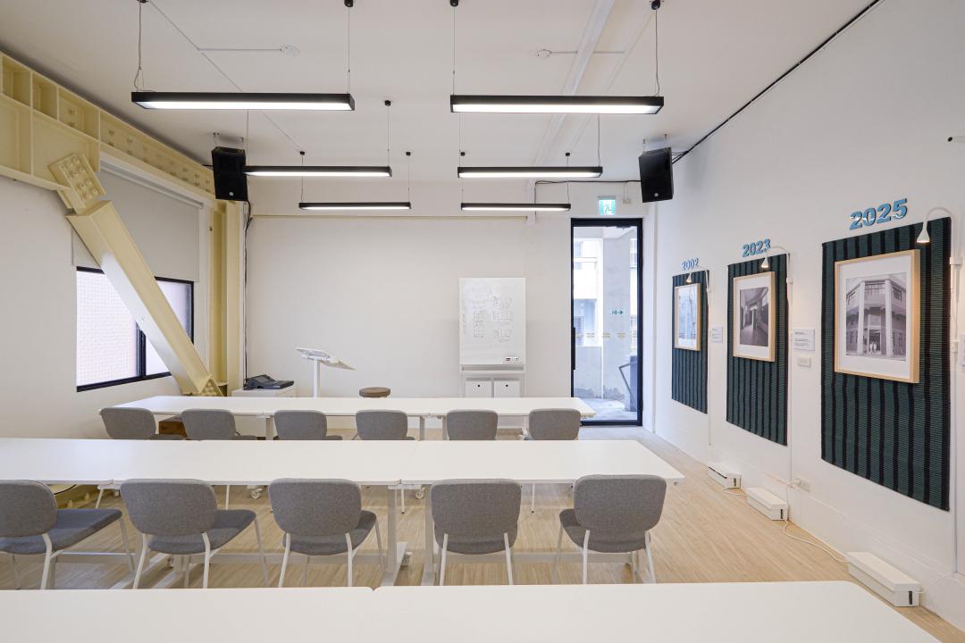 二樓是會議與課程的場域，用MITTZON活動摺疊桌方便靈活運用。
