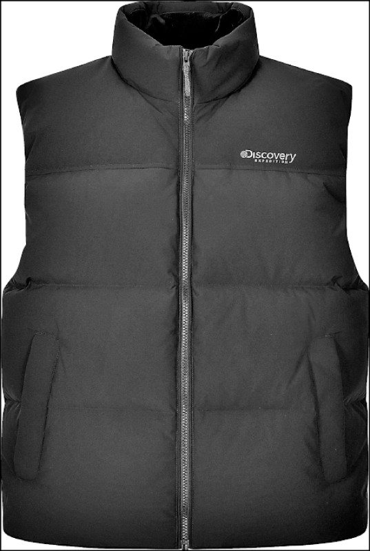 男裝BARNSLEY霧面黑羽絨背心，5,790元。