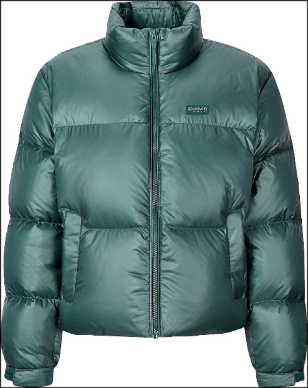 男裝BARNSLEY系列孔雀綠羽絨短版外套，8,690元。