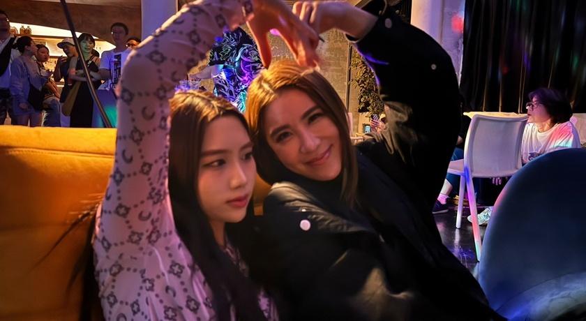 小禎與18歲的女兒Emma感情緊密。