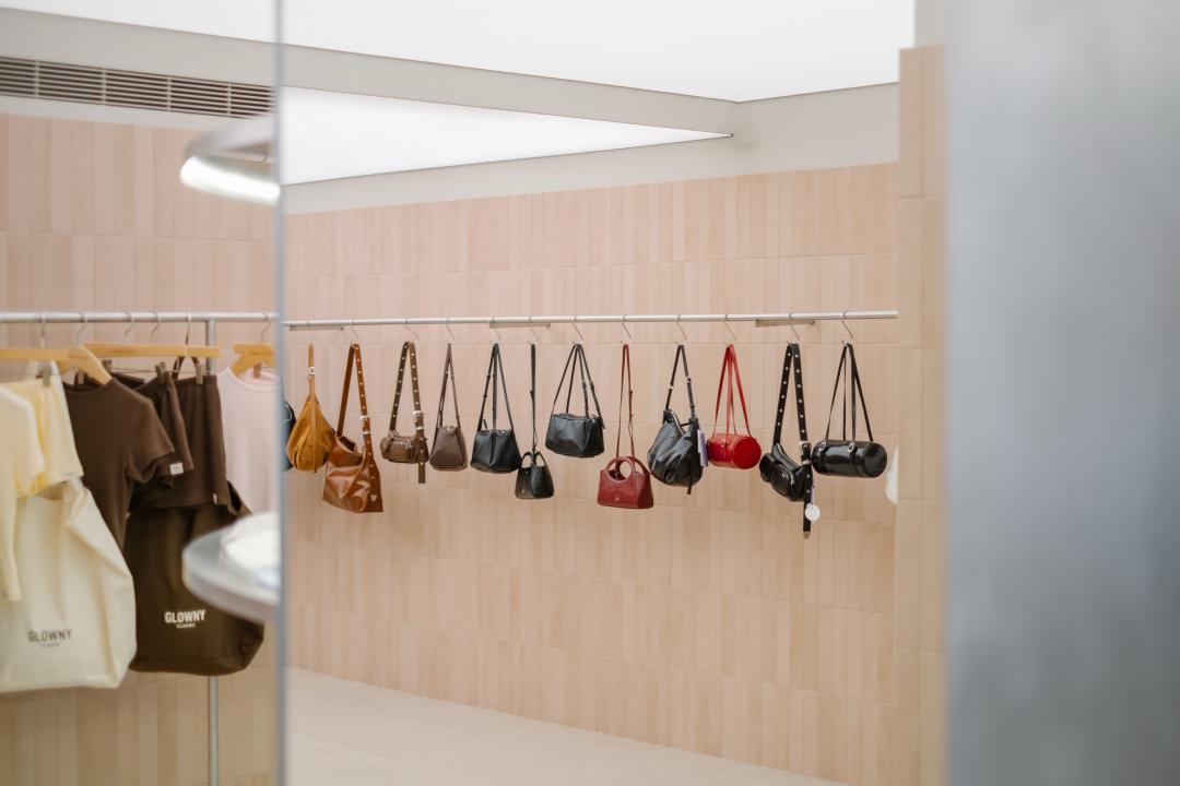 FINDKAPOOR是近年來韓國強勢崛起的配件品牌。