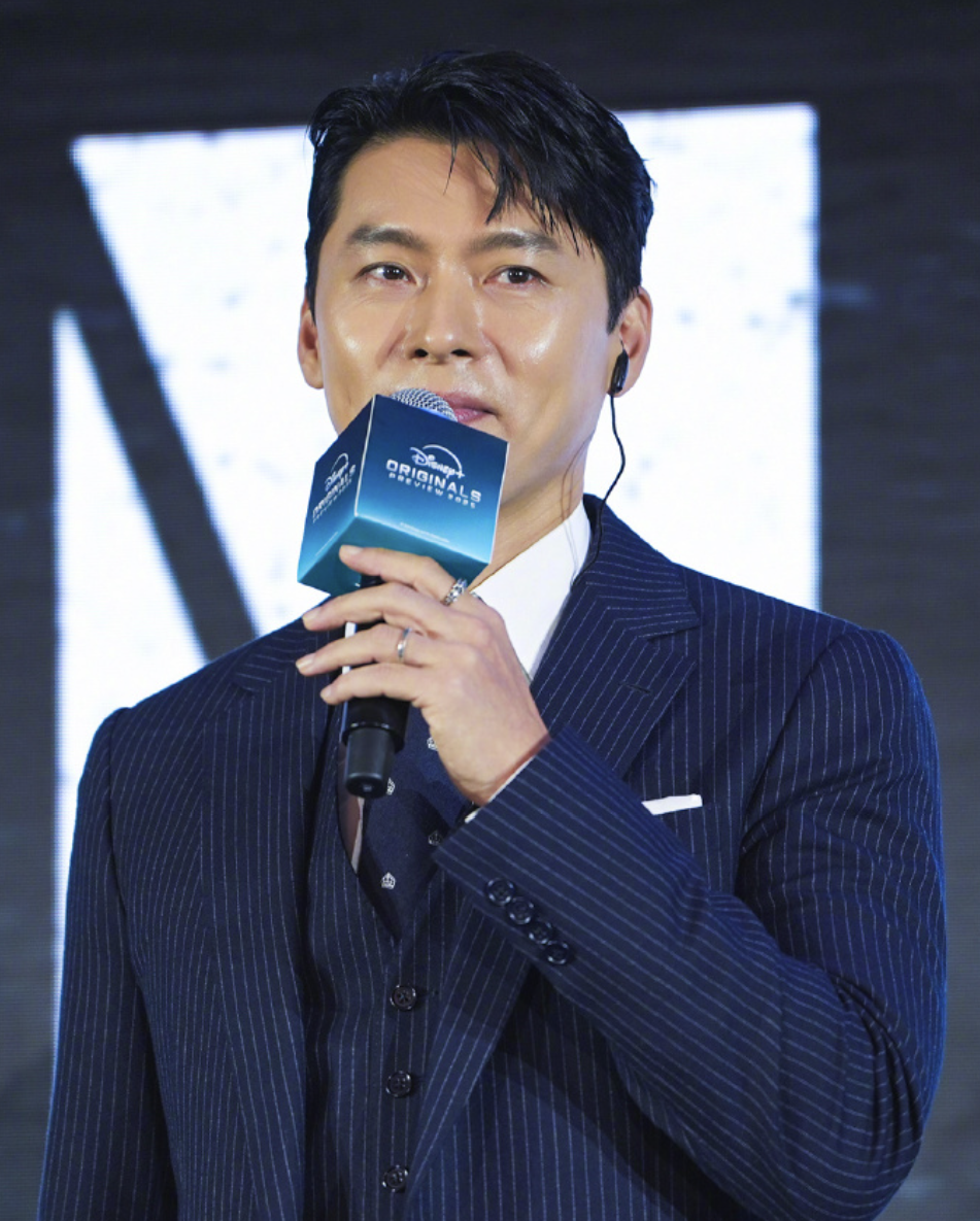 玄彬赴香港宣傳新戲。(翻攝自Weibo)