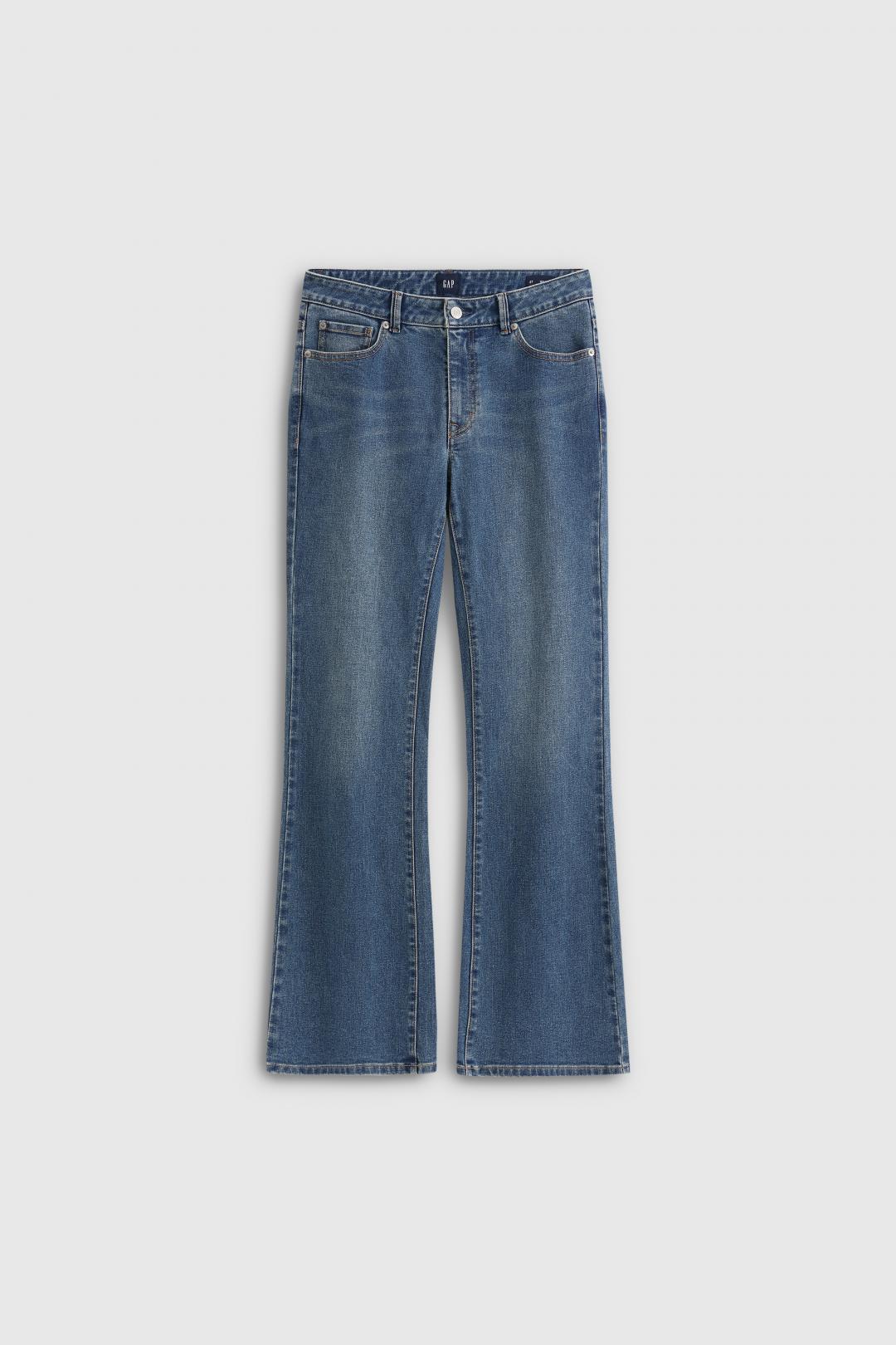 喇叭牛仔褲，售價NT$1,699元。