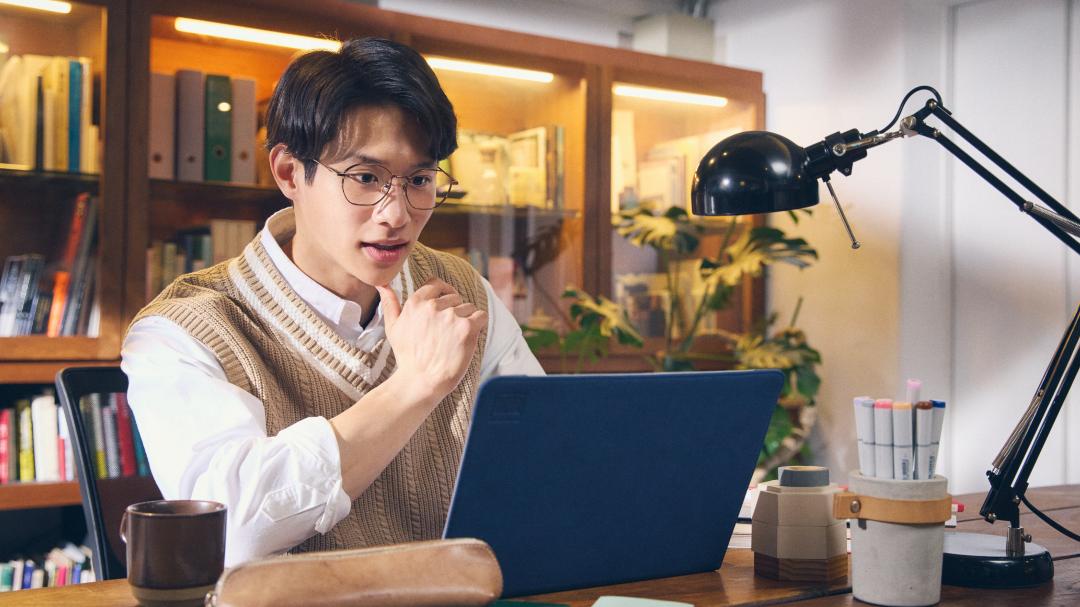 眼鏡選對臉直接小一號！依臉型挑鏡框＋AR試戴 20分鐘搞定命定眼鏡