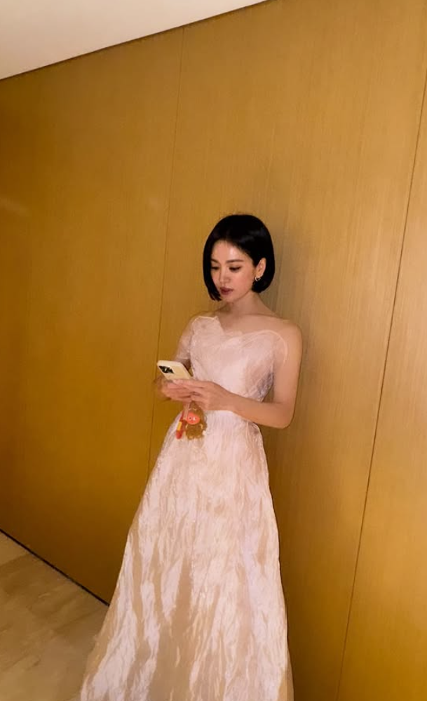 宋慧喬的造型清純如仙女。