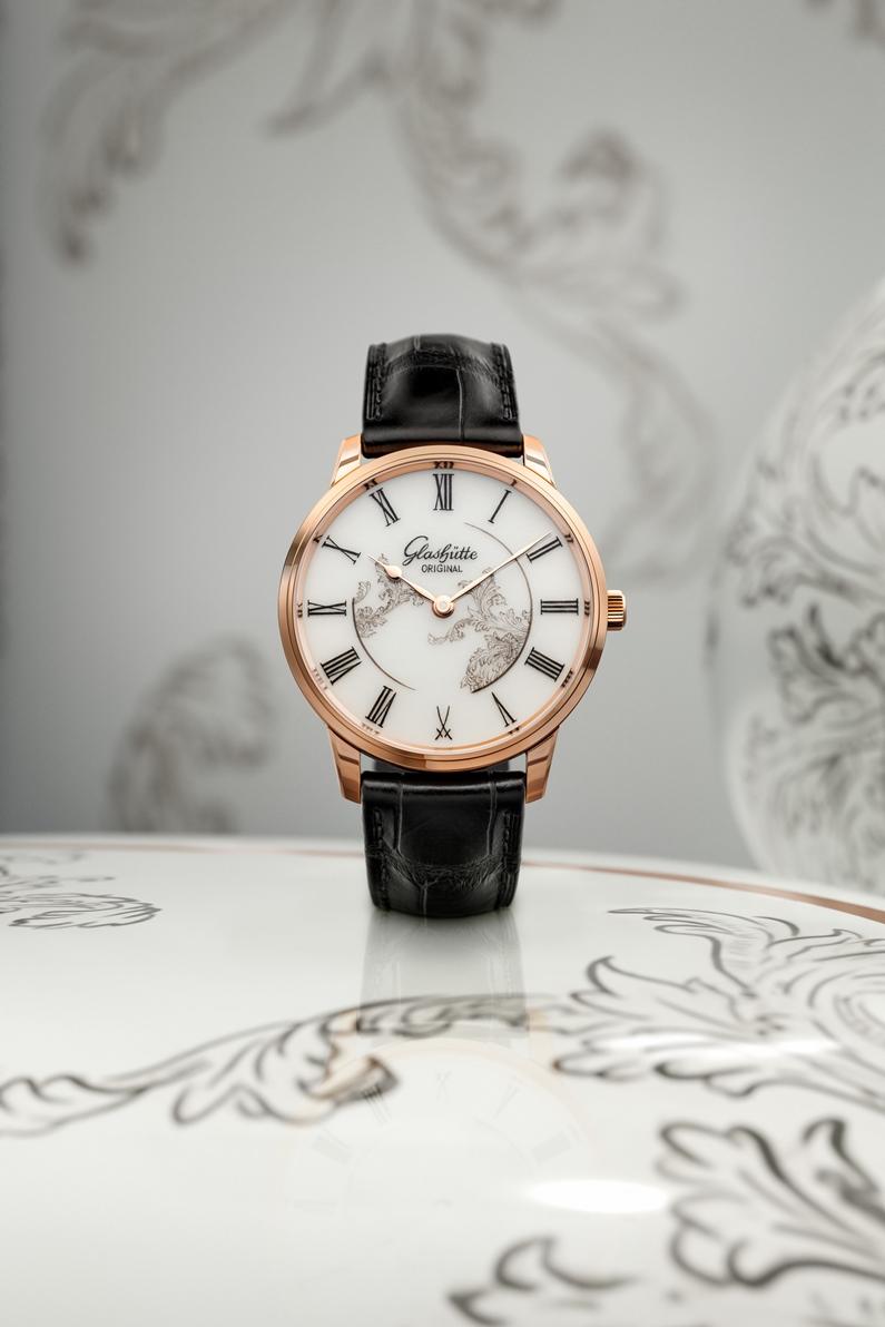 格拉蘇蒂原創Senator Meissen議員麥森腕錶白色款，918,000元。