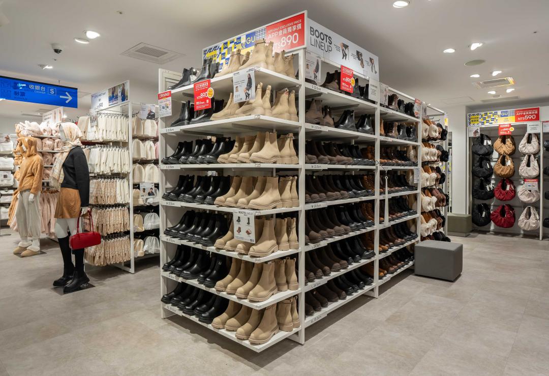 GU西門店擁有全台最大鞋履專區。