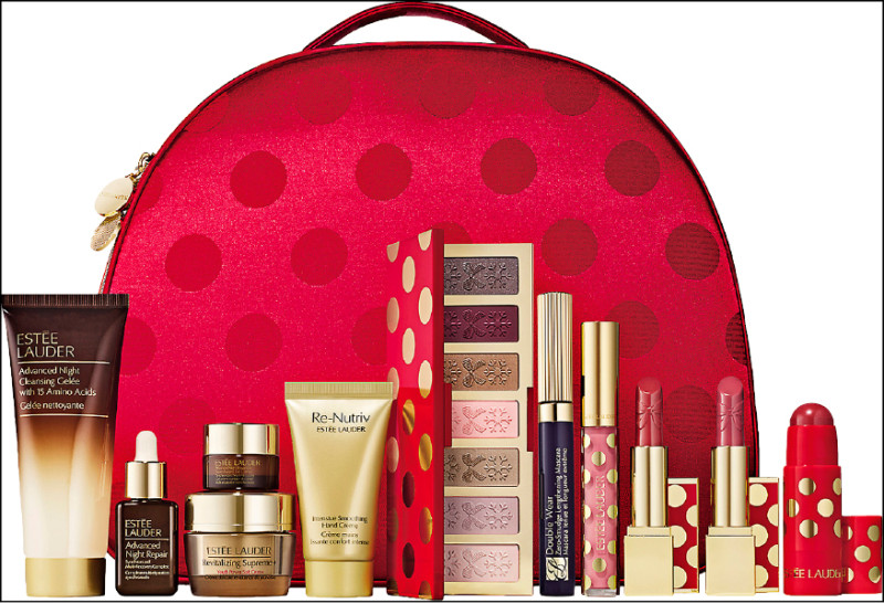 雅詩蘭黛歡慶時刻禮盒組18折，再享週年慶優惠。（新光三越提供）