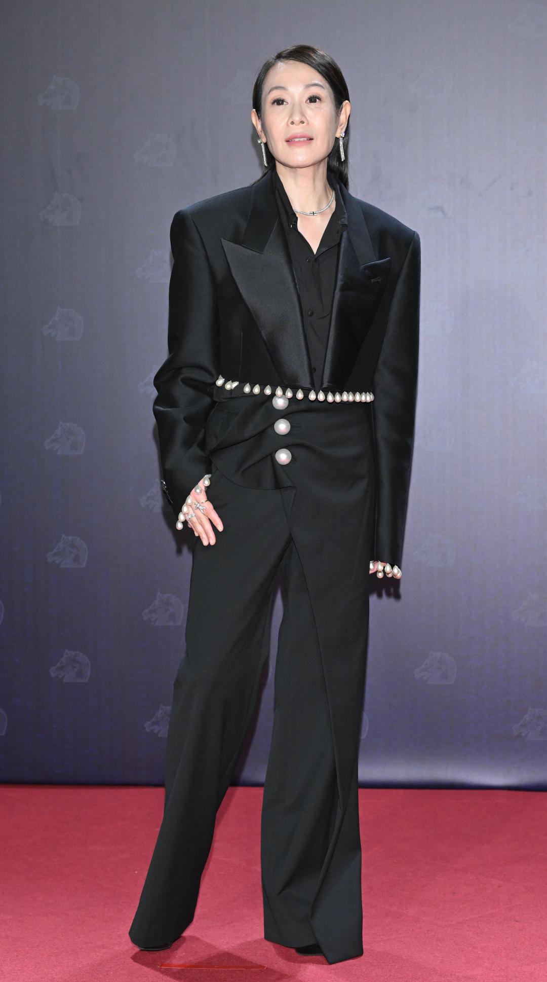 劉若英的褲裝造型又帥又美，細節滿滿。