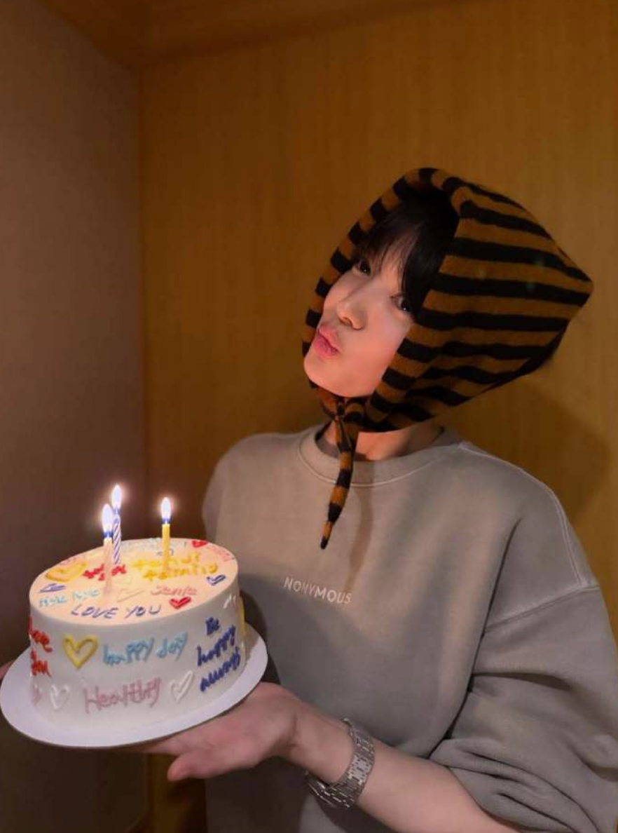 宋慧喬歡慶44歲生日。(翻攝自IG，以下同)