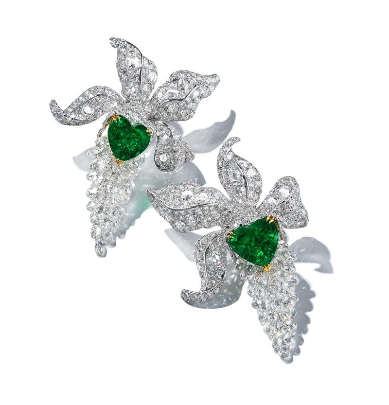 MOUSSAIEFF by ANNA HU印象春蘭祖母綠耳環。（Anna Hu Haute Joaillerie提供）