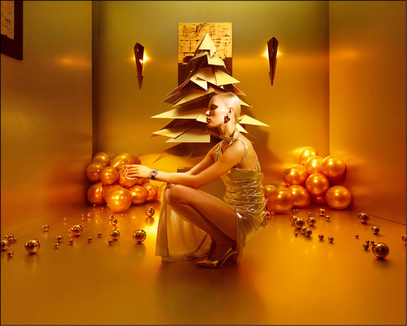 錶圈鑲鑽設計的Big Bang One Click皇金鑽錶，是禮服最完美的妝點配件。