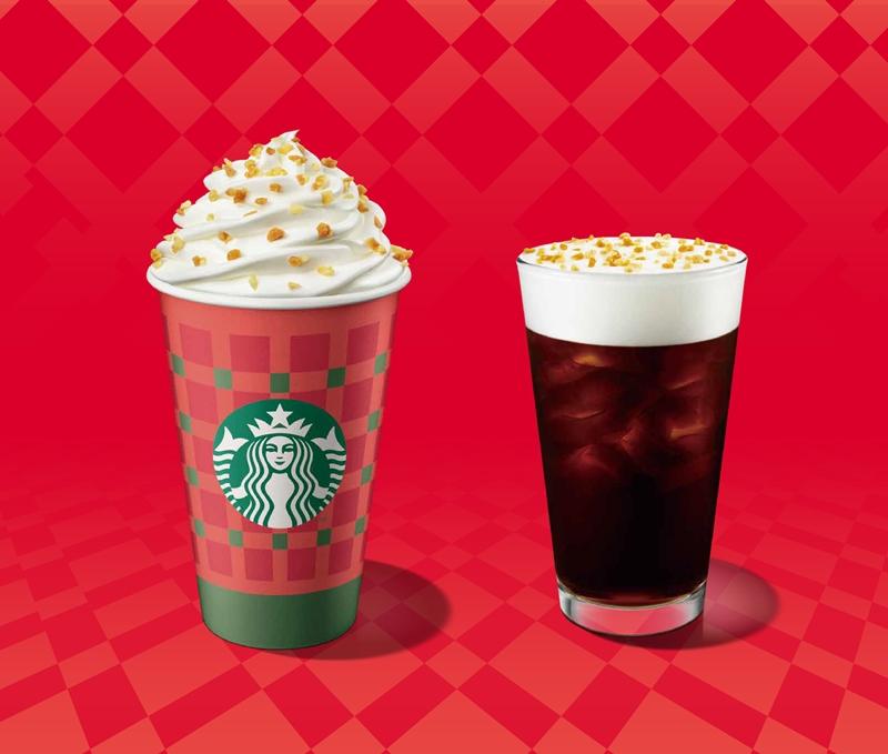 星巴克冬季最受顧客喜愛的太妃核果風味那堤正式回歸。（星巴克提供）