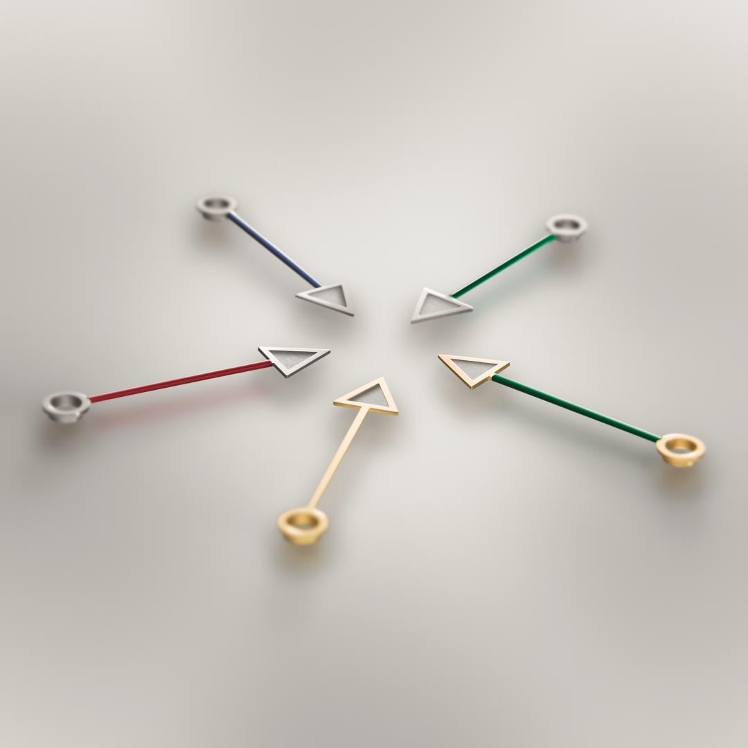 不同GMT-Master II搭佩各色24小時指針。