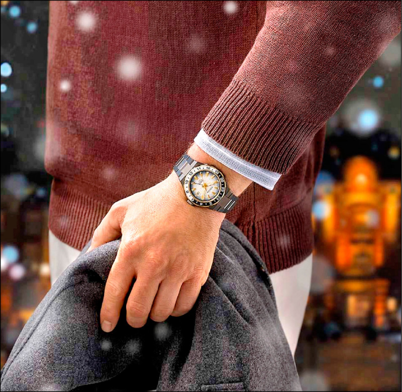 Series 8系列880機械腕錶NB6035-55H，以都會冬夜雪景為靈感，全台限量25只，每只60,800元。