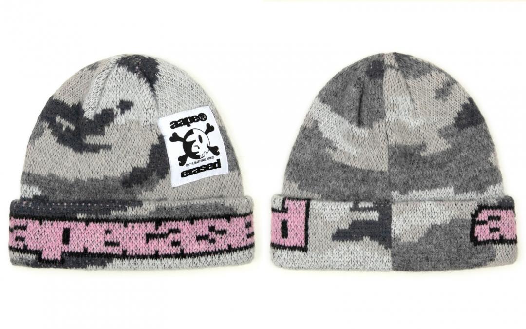 聯名系列針織帽，售價NT$2,039元。