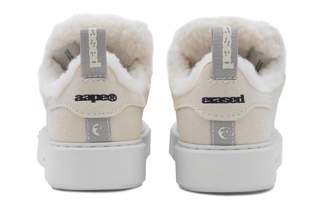 聯名系列鞋款，售價NT$6,649元。