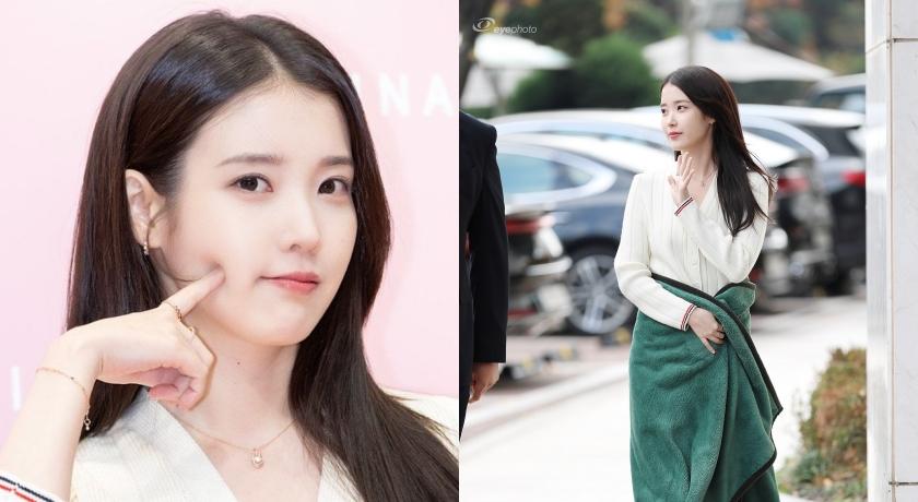 IU頂著冷風刺骨低溫，仍敬業穿短裙現身。