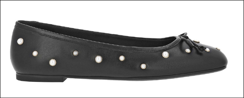 Barbara珍珠芭蕾舞鞋以細膩珍珠妝點低調奢華氛圍，1,790元。