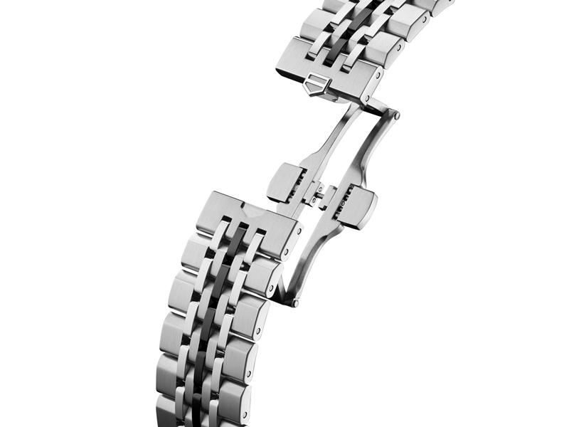 中央鍊節覆以黑色PVD，呈現都會潮流風格。（TAG Heuer提供）