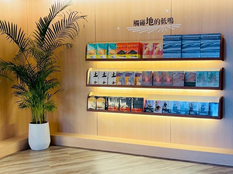 書香結合植栽，創造舒適的閱讀環境。（誠品提供）