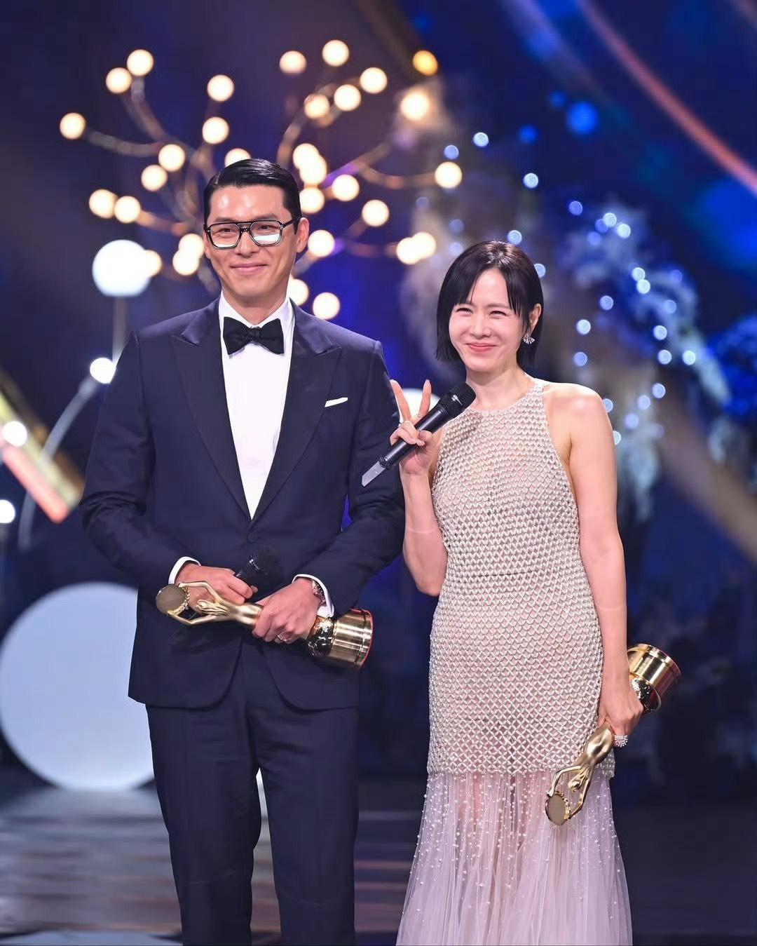 孫藝真日前與玄彬一同登上青龍獎舞台。（翻攝自instagram）