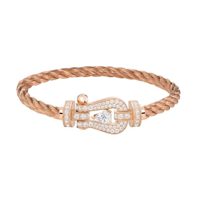 Mew Suppasit佩戴：FRED Force 10系列超大號手環。（FRED提供）