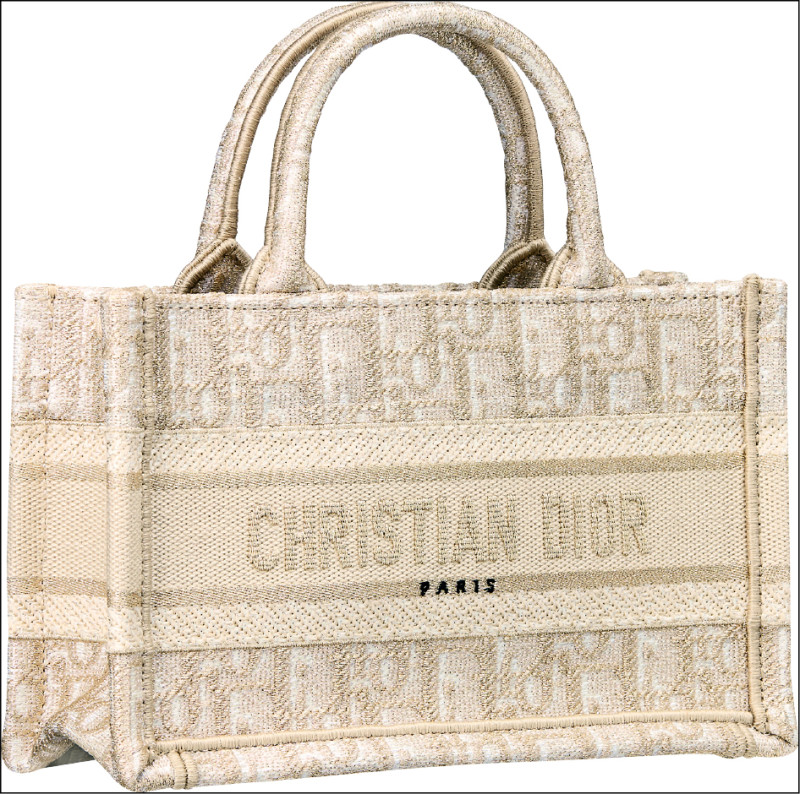 Dior Book Tote金絲線Oblique緹花迷你提包，85,000元。