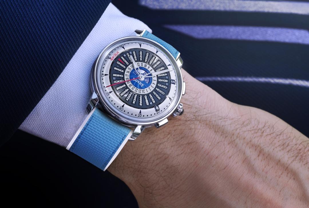 BOVET Récital 30，搭載R30-70-001自動上鍊機芯，5級鈦合金錶殼，時間顯示、世界時、日夜顯示，錶徑42mm，防水深度30米，2,750,000元。