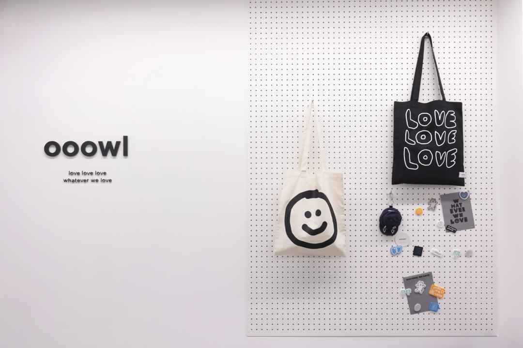 店內各處充滿招牌療癒系插畫元素。