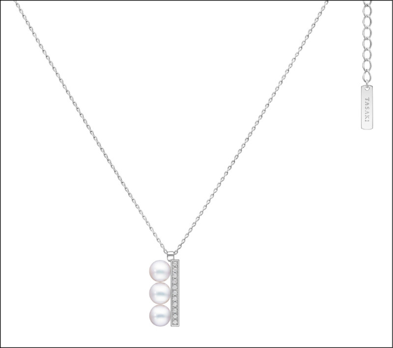 TASAKI balance plus neo項鍊，18K白金鑲嵌Akoya珍珠、鑽石，150,000元。