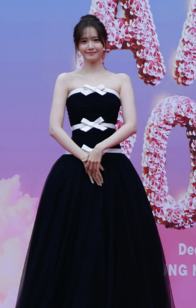 潤娥出席AAA的造型甜美。(翻攝自IG，以下同)