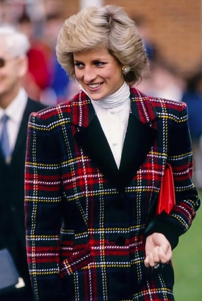 黛安娜王妃是永遠的時尚偶像。(翻攝自IG)