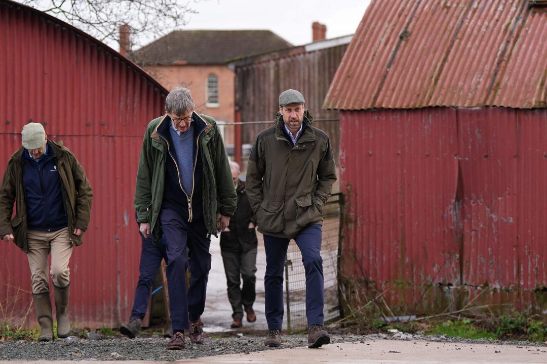 威廉王子掀起「金融精英」穿搭風潮。(法新社)