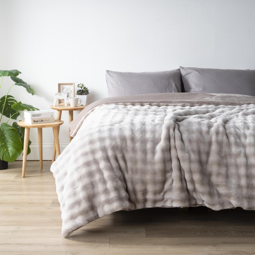 極暖石墨烯泡泡絨毯，價格店洽。