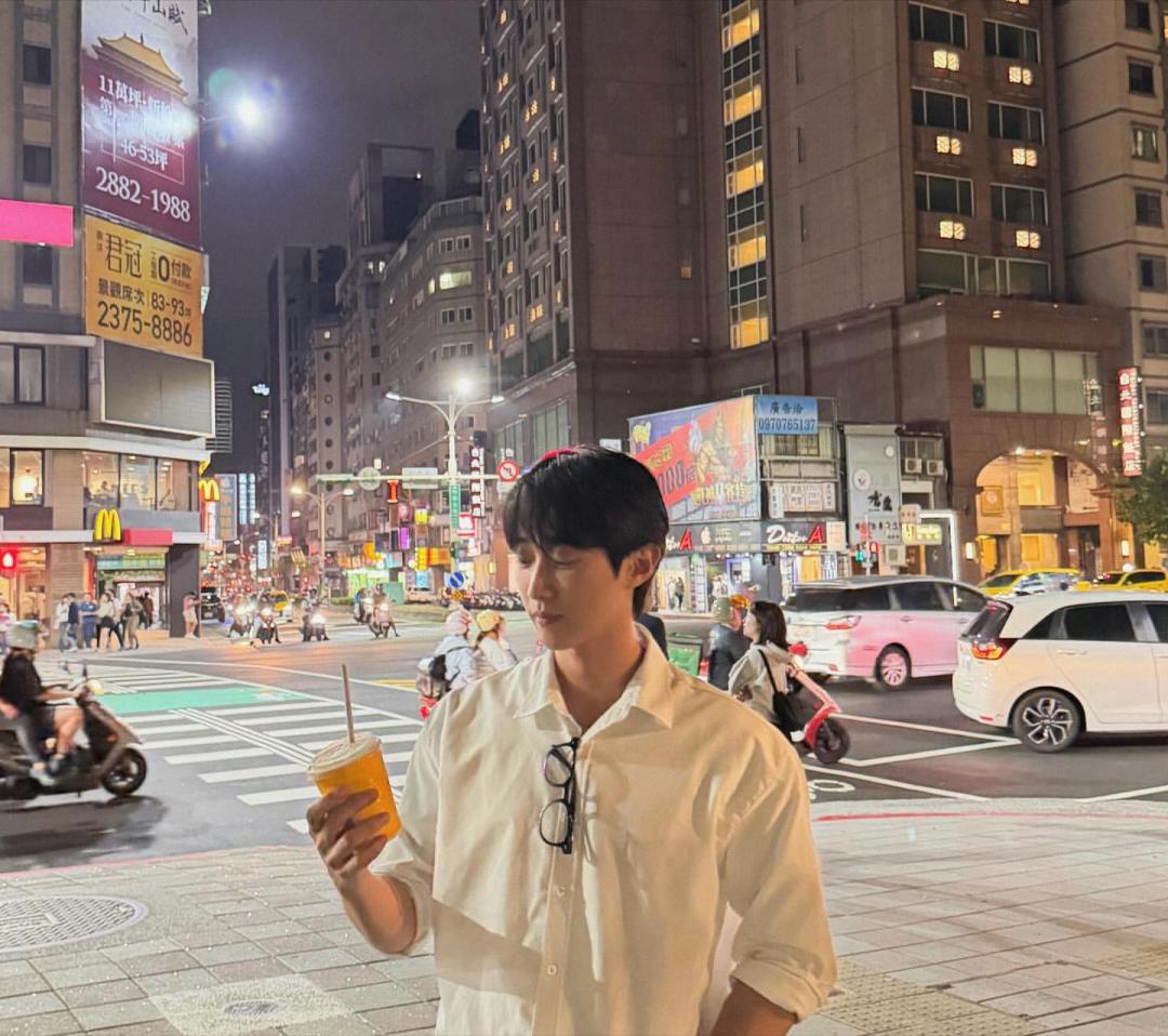 振永兩週前又發中山區街頭帥照，掀起網路暴動。