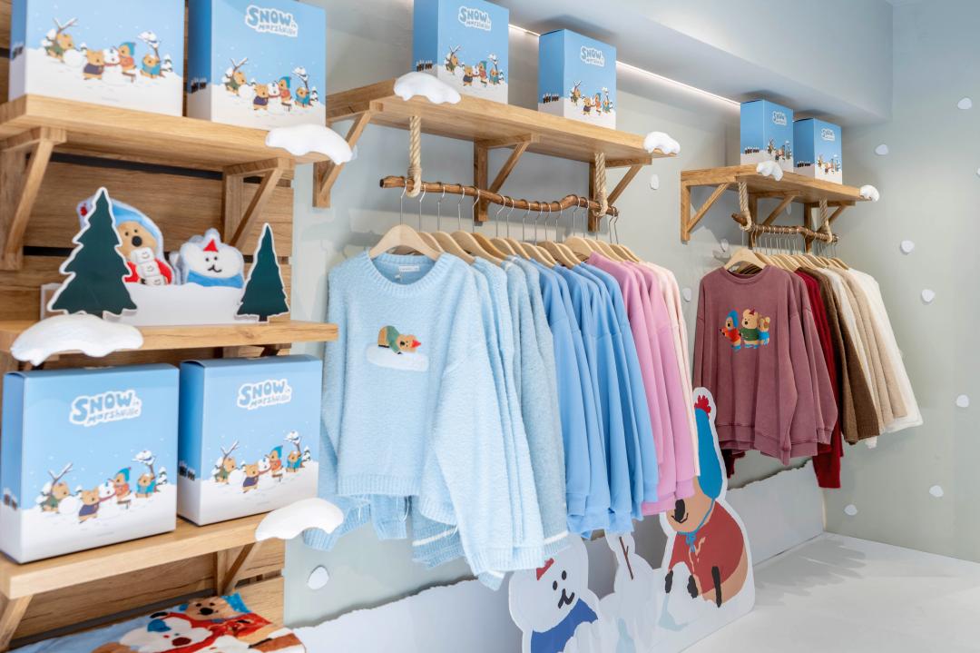 AIR SPACEＸDINOTAENG聯名系列橫跨服裝與居家小物。