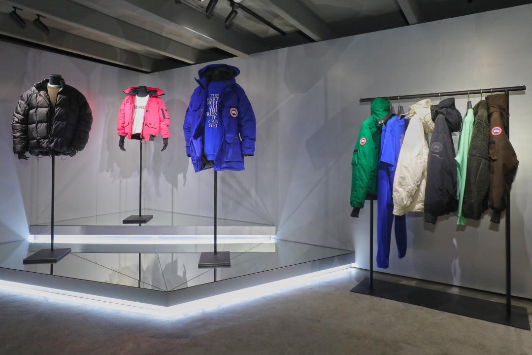 由創意總監Haider Ackermann操刀打造的Snow Goose by Canada Goose膠囊系列，本季秋冬主打醒目配色，洋溢活力氣息。