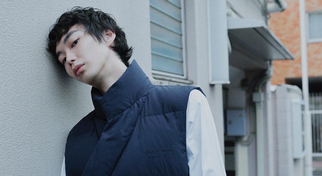 agnès b.ＸABODE OF SNOW首度攜手推出聯名系列，以冬季實穿的羽絨單品為核心。