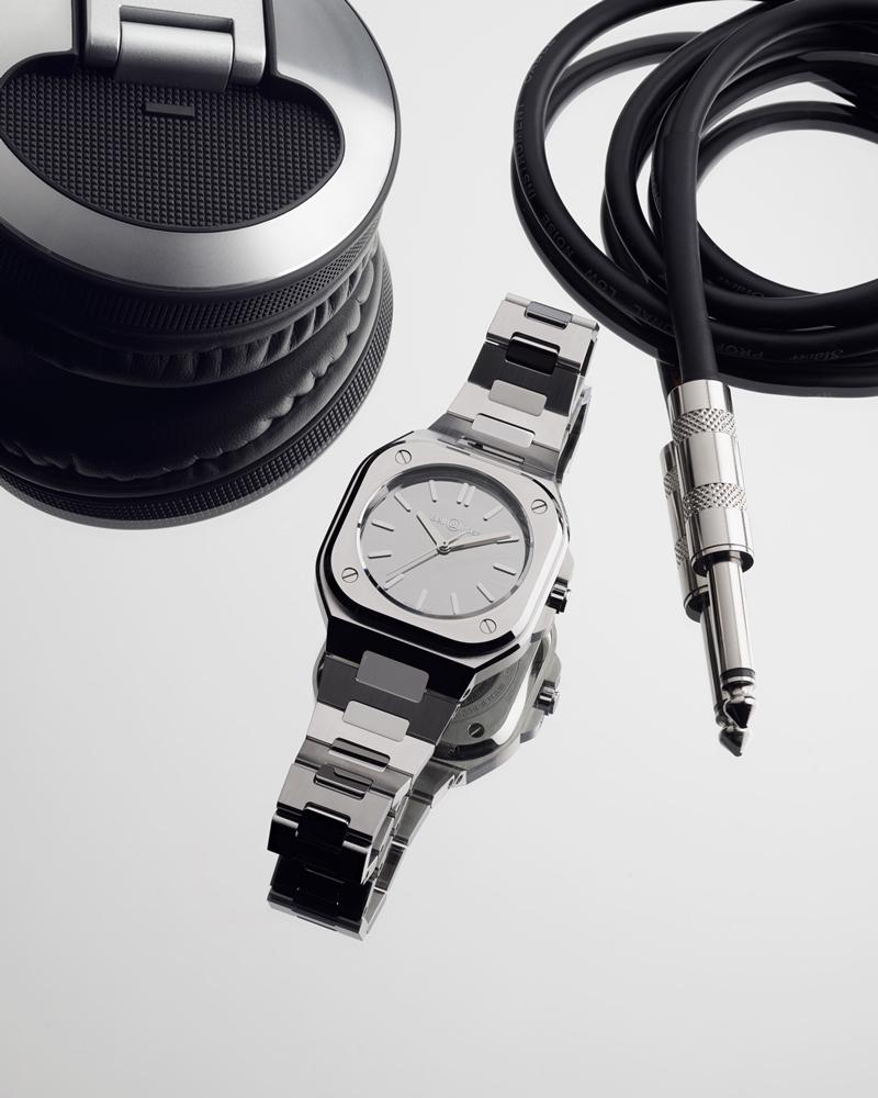 利用特殊工藝將精鋼打造猶如鏡面的視覺。（Bell & Ross提供）