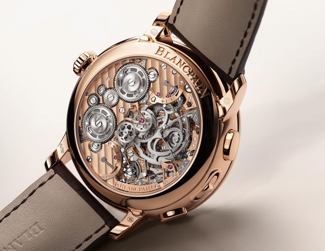 15GSQ型自製機芯，配備雙旋律大自鳴(西敏寺鐘聲與Blancpain獨家旋律）、小自鳴、三問報時、飛行陀飛輪、萬年曆、逆跳日期，動力儲存96小時。