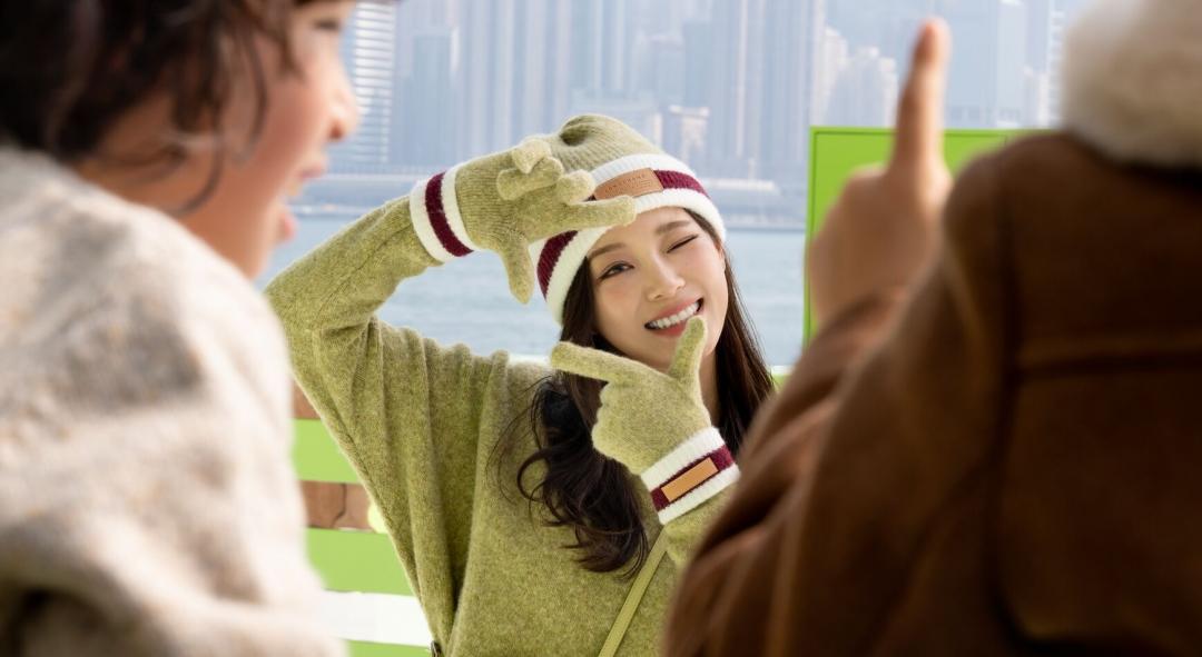 韓星金世正以親民作風與甜美笑容圈粉無數。